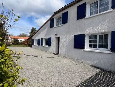 vente maison à saint-amand-sur-sèvre (79700) : à vendre / 110m² saint-amand-sur-sèvre