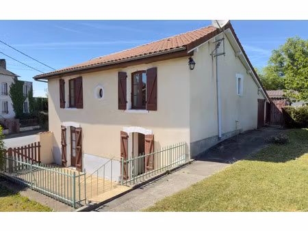 maison rochechouart 80 m² t-3 à vendre  82 500 €