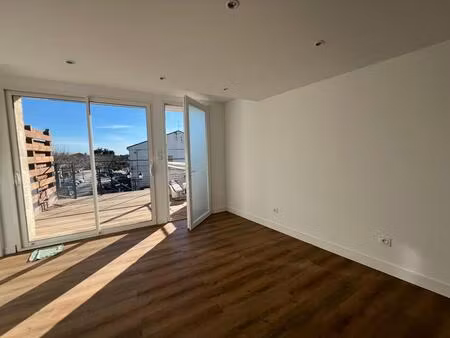 location appartement 3 pièces meublé 73m² vergeze 30310
