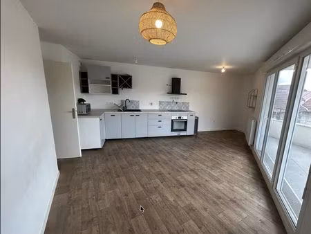 2 pièces 44m2 balcon parking proche gare villeneuve st georges
