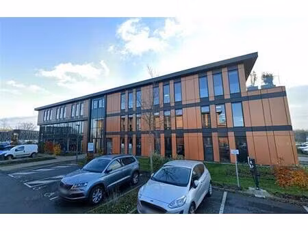 location bureau lesquin 674 m²