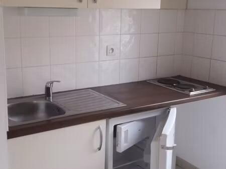 location appartement 2 pièces 46m² auch 32000