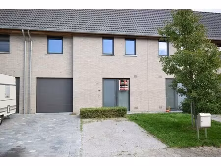 huis te huur in roeselare met 3 slaapkamers