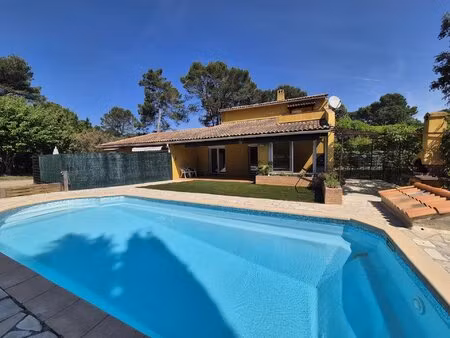 villa 160 m² avec dépendance  piscine et terrain 2 800 m²