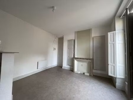 location appartement 2 pièces 32m² aubenas 07200