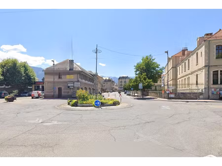 achat parking embrun 05200