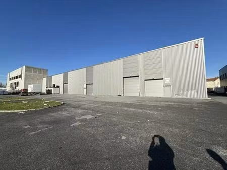 location local d’activités saint denis 93380 390m²
