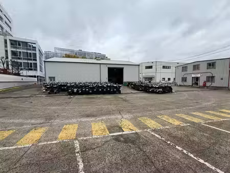 location local d’activités saint-denis 93210 385m²