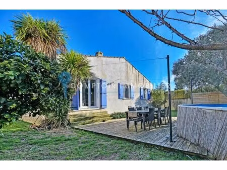 a vendre dept 30 (gard) le cailar villa 3 chambres jardin et garage