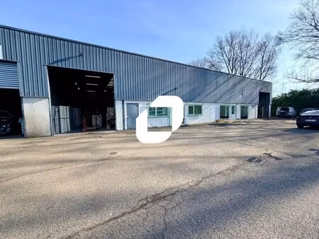 location local d’activités vaulx en velin 69120 914m²