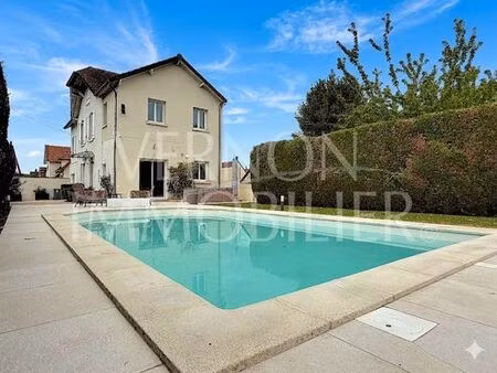 maison de 9 pièces de luxe en vente à vernon  france