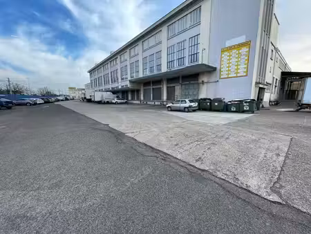 location entrepôt bobigny 93000 1208m²