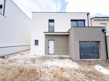 vente maison 5 pièces 140 m² à vic-le-comte (63270)  342 000 €