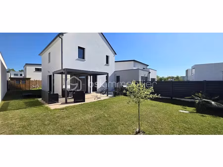 vente maison 5 pièces 114 m² à pellouailles-les-vignes (49112)  382 500 €