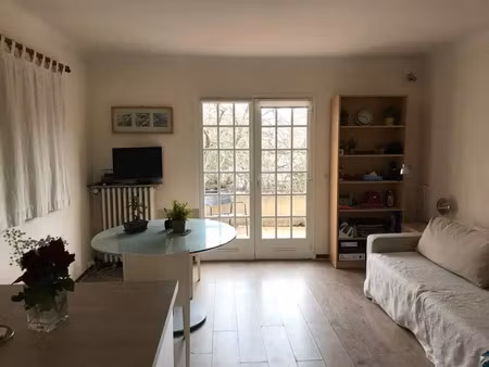 location appartement 1 pièce 28 m² à le pradet (83220)