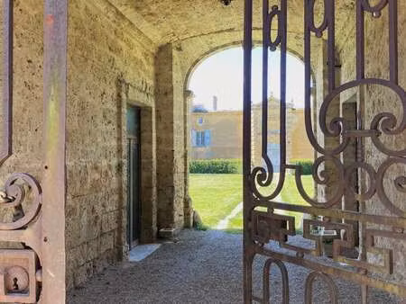 vente demeure d'exception à chabeuil (26120) : à vendre / 1380m² chabeuil
