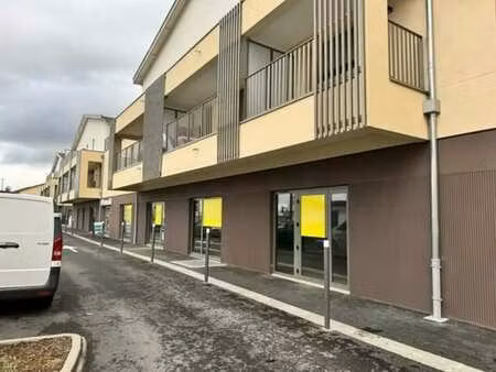 vente commerce saint bonnet de mure 69720 133m²