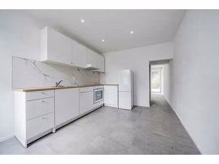 maison rénovée avec 2 chambres et jardin