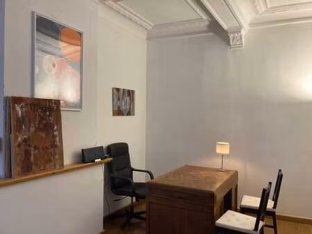 superbe bureau avec salle d'attente et wc. idéal pour avocat