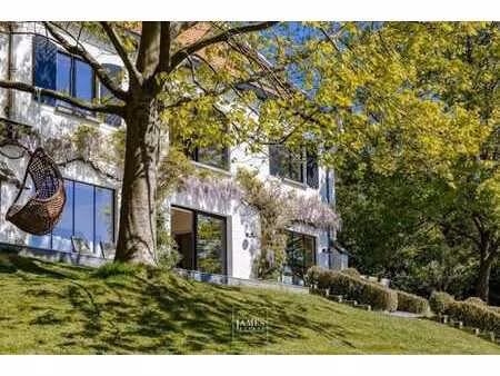 très belle villa avec sublime jardin plein ouest sans vis à