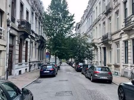 emplacement de parking rue de suisse