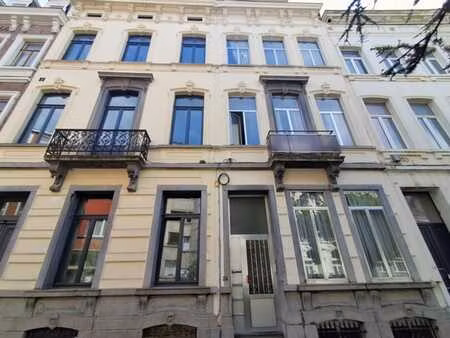 belle maison 6 chambres de +/- 270m² a renover