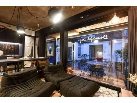 studio meublé libre 2 mois/terrasse/charges inclues/centre?