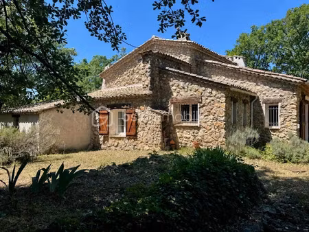 vente maison 5 pièces 169 m² à saint-paul-en-forêt (83440)  599 000 €