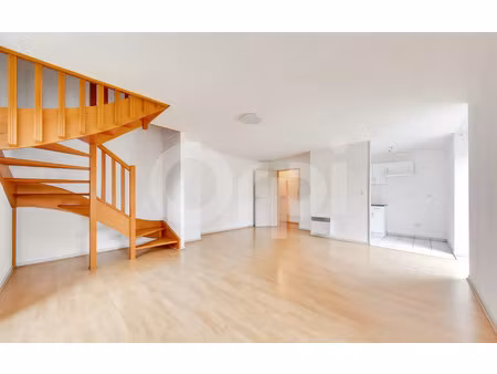 location appartement  m² t-3 à senlis  980 €