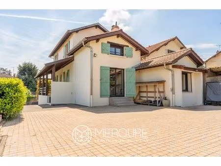 maison de caractère rénovée – limas  à 15 min à pied de la gare de villefranche