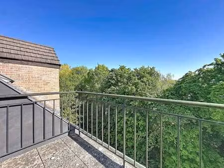 lumineux duplex - 2 terrasses - peb b - idéal investisseurs