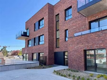 magnfique appartement neuf avec grande terrasse et jardinet
