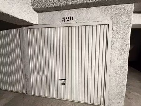 garage fermé à la zac des mimosas
