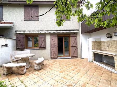 le pont de claix maison mitoyenne d'un cote 106.77 m2