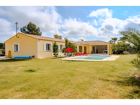 à saisir : grande maison de plain-pied sur terrain plat d'en