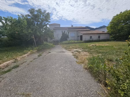 saint savournin 709 m² de terrain dans un havre de paix