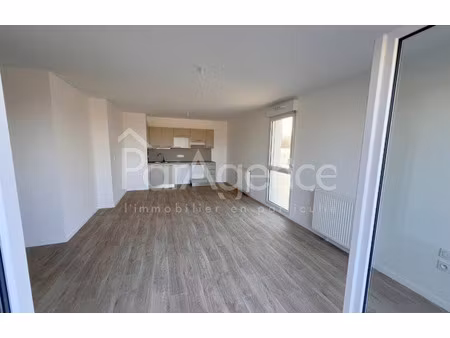 appartement t4 neuf avec balcon résidence récente royan