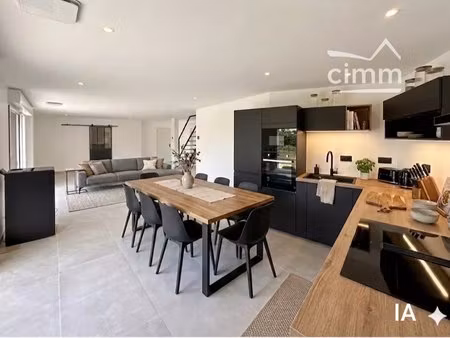 maison de ville rénovée 5 pièces
