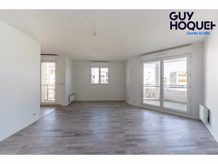 à vendre : appartement t2 à combs-la-ville - vendu/loué