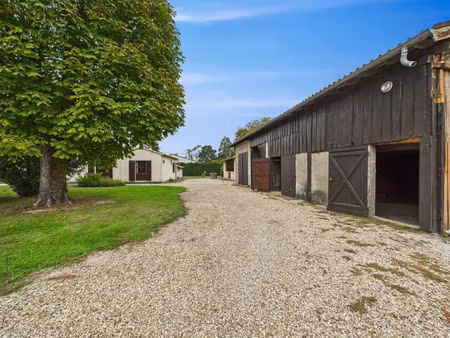 vente locaux professionnels à saint-médard-en-jalles (33160)  180 000 €