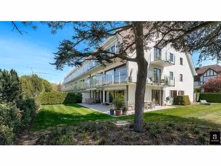 spacieux appartement avec jardin de plain-pied  comprenant 3