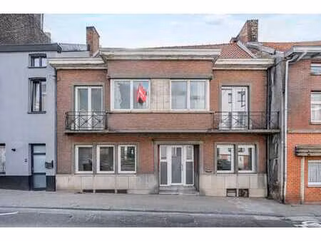 grande maison à moderniser avec jardin et garage