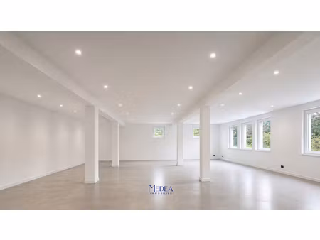 location locaux professionnels 0 pièces 136 m² à ceyreste (13600)  1 530 €