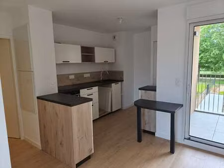 location appartement 3 pièces meublé à vitré (35500) : à louer 3 pièces meublé / 68m² vitr