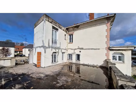 massy - maison de 7 pièces + 2 commerces à rénover sur un terrain de 300 m² environ