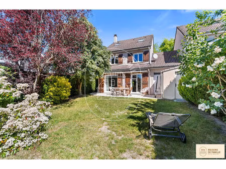 noisy-le-roi le parc - maison 7 pièces 146m² lumineuse avec jardin et terrasse