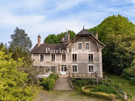 dans le parc régional du gâtinais  en seine-et-marne et à 50 km de paris  une maison...