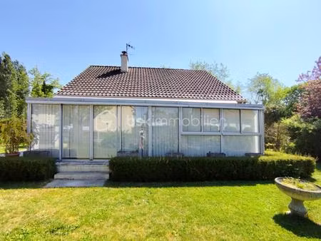 maison de plain-pied avec garage et jardin !