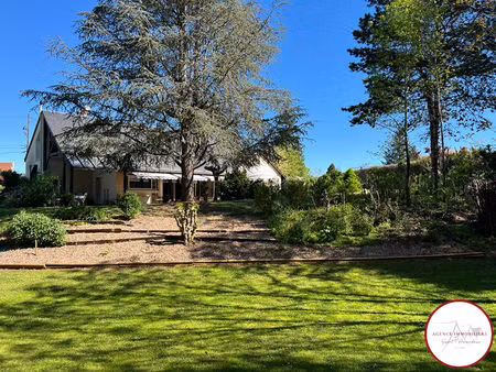 maison d'architecte avec 4 chambres et jardin arboré - saint amand montrond