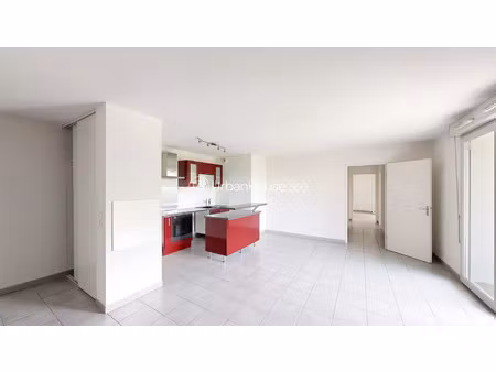 t3 traversant 65m² · double terrasse 26m² plein sud · 2 ch. avec terrasse privée · gare te